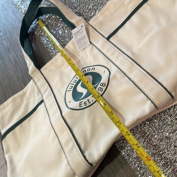Lululemon Daily Multi-Pocket Canvas Tote Bag 20L NWT Natural/Medium Forest - Picture 9 of 12